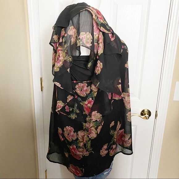 WD NY 3X Sheer Romantic Floral Flutter Sleeve Top - Picture 2 of 8